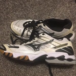 Men’s Mizuno shoes